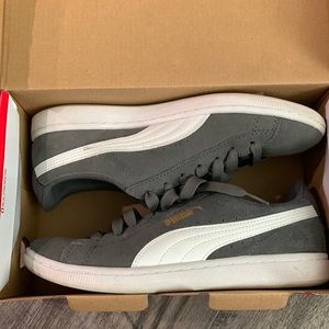 Barely Worn Puma Vikky Grey Suede size 7